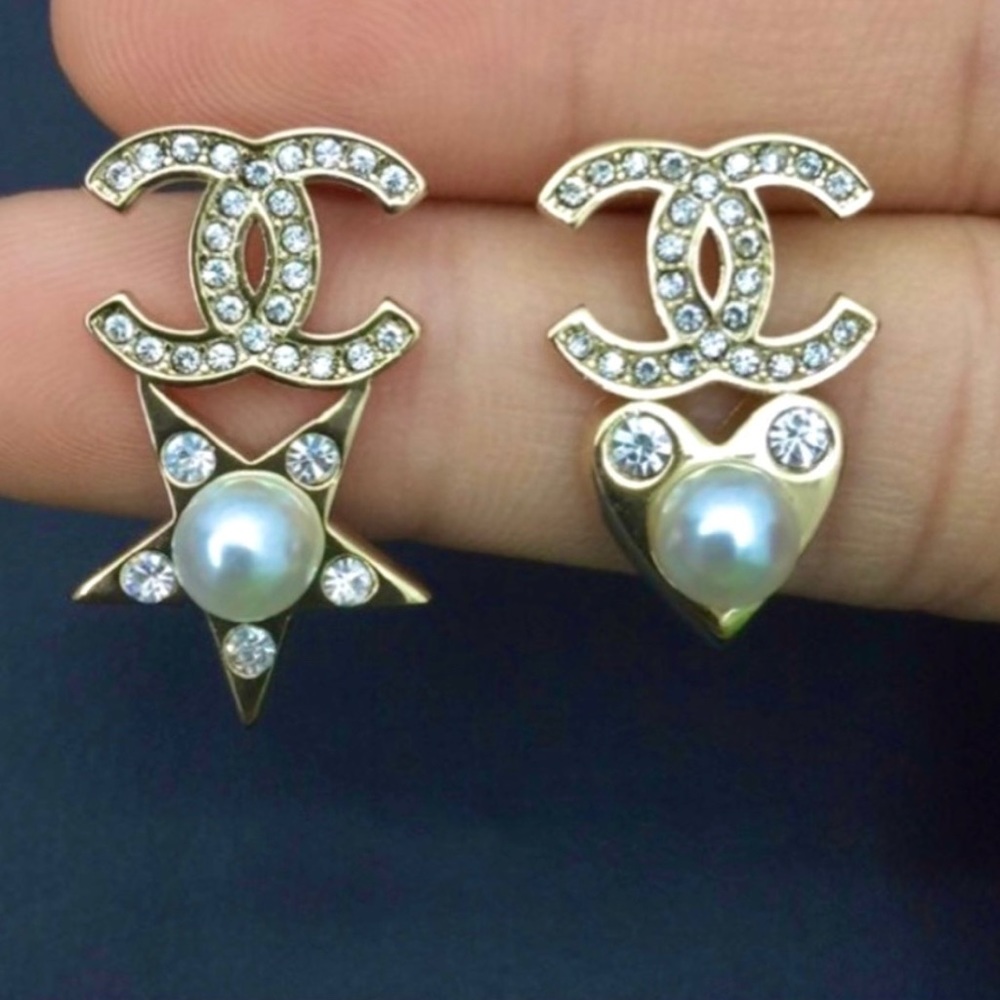LAST CHANCE SALE❤️❤️❤️
Chanel Crystal Star and Heart Stud Earrings - Picture 12 of 12